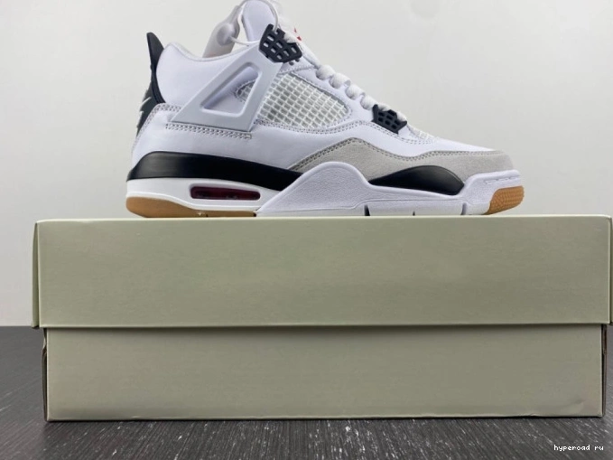 4 SB Jordan DR5415-100 x Nike Air 0902